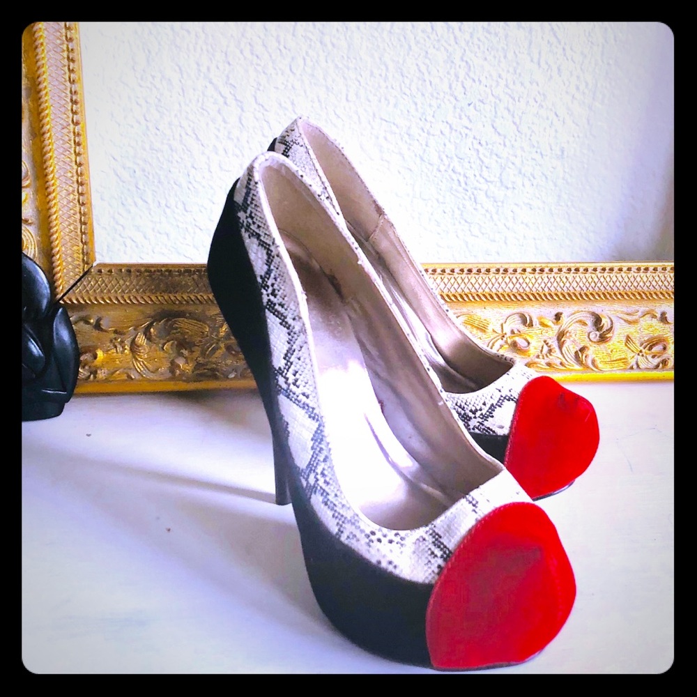 Beautiful, Velvety, Black and Red Pumps